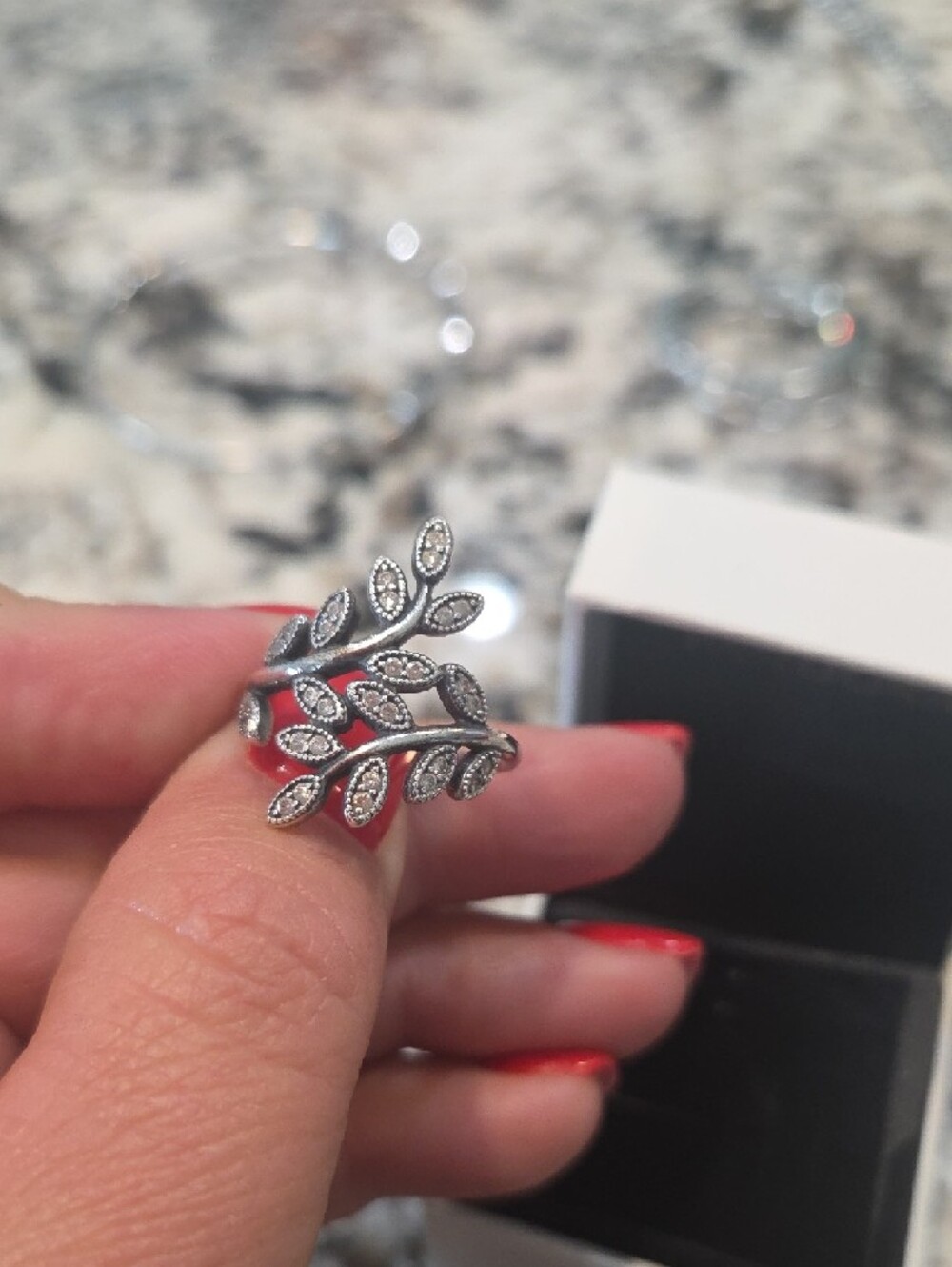 Pandora Silver Leaf Vine Ring with Sparkling Stones - Picture 3 of 4